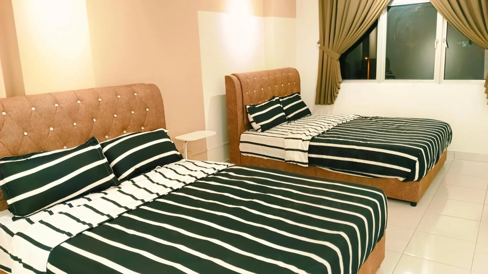 Kulai Apartment 3Br-5Br Near Ioi, Aeon And Senai Airport 0*,