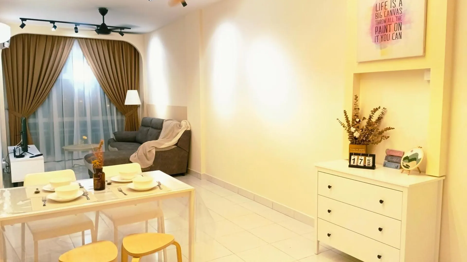 Kulai Apartment 3Br-5Br Near Ioi, Aeon And Senai Airport 0*,  Malezya